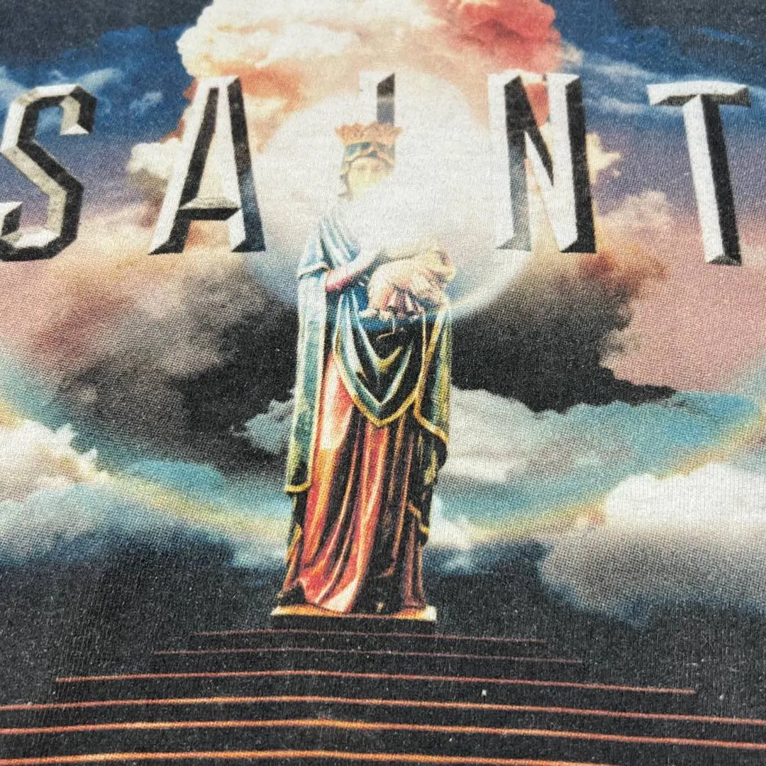 SAINT Mxxxxxx SAINT PICTURES L/S TEE/WHITE Columbia Pictures SAINT Goddess Long Sleeve Off-White S-XL Pays tribute to the Columbia Pictures Title Goddess. Full of fun. Ready-made clothes are washed. The texture is soaring. Authentic level printing is restored. Look for cylindrical seamless fabrics. It is almost meaningless if it is not a cylindrical fabric.